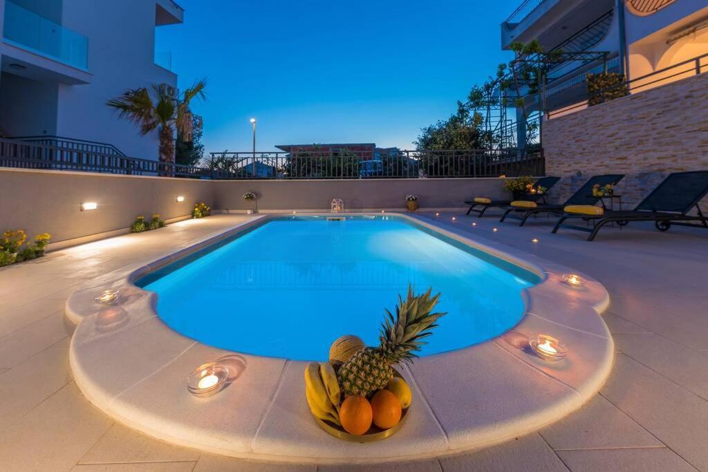 Villa Seaview With Pool - Apartment Cotton Трогир Экстерьер фото