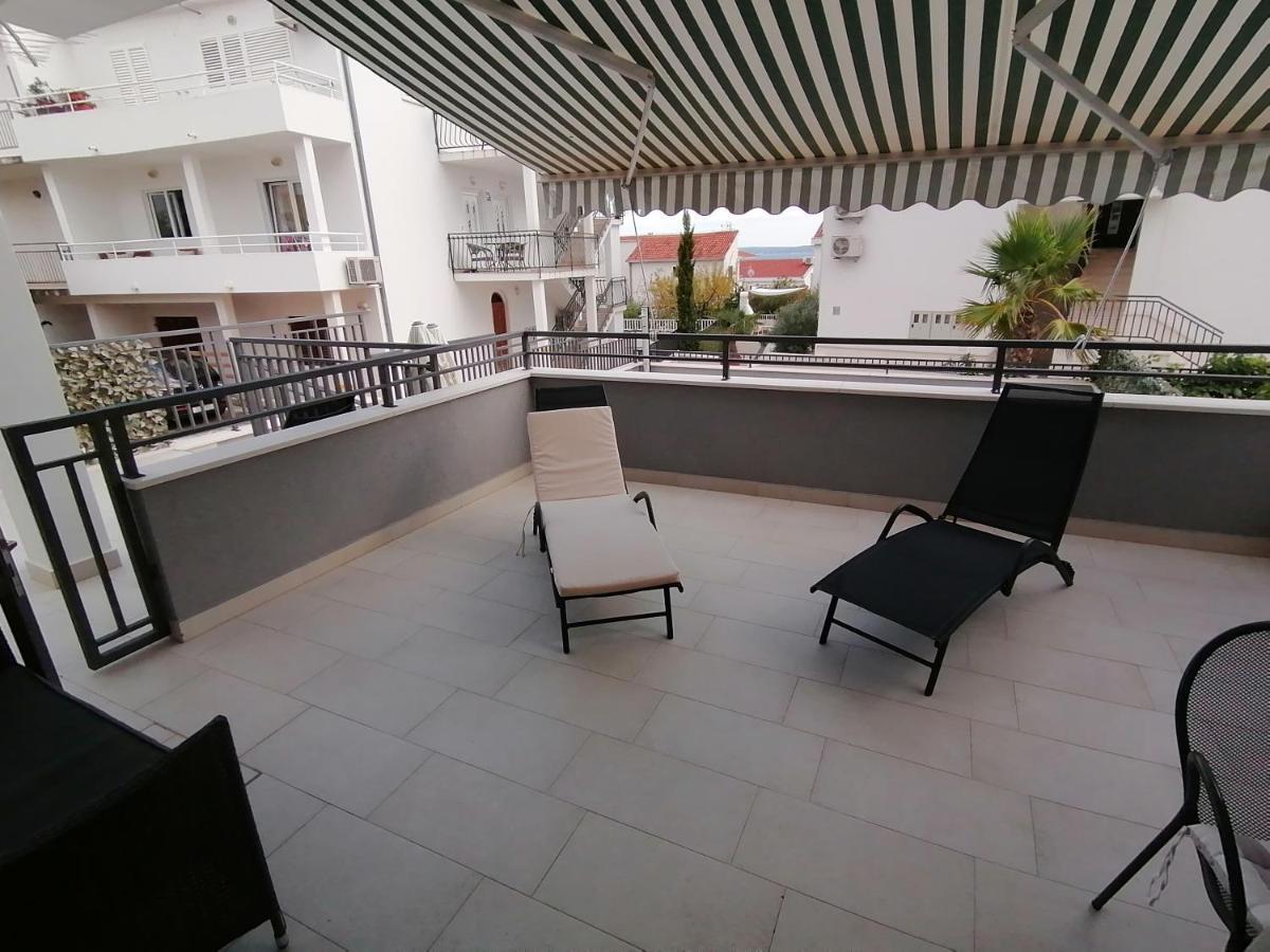 Villa Seaview With Pool - Apartment Cotton Трогир Экстерьер фото